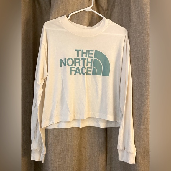 NWOT North Face Long Sleeve Crop - Picture 1 of 3